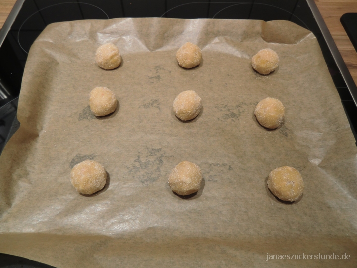Erdnussbutter Cookies auf Backblech