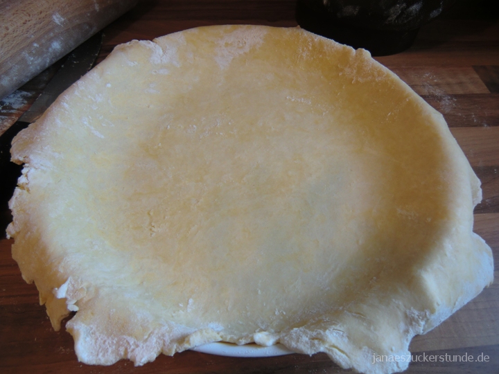 Pie Crust in Backform gelegt