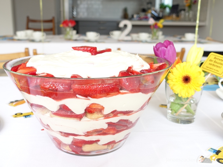 Erdbeer-Trifle 