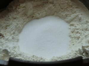 Mehl, Hefe, und Zucker Mischung für Cinnamon Rolls