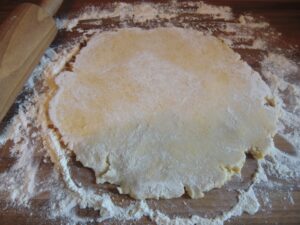 Pie Crust Teig ausrollen