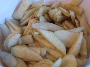 Äpfel in Scheiben mit Zimt
