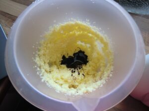 Melasse mit Butter und Zucker gemischt